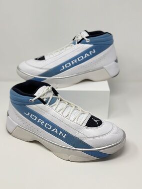 Nike Air Jordan Team Showcase UNC Blue White Size 13 Men’s